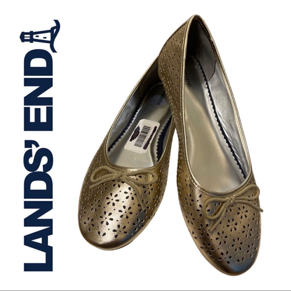 Land’s End Gold Metallic Perforated Ballet Flat - Girls
Size 6